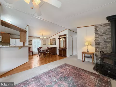 309 Berts Dr, Lothian, MD 20711 photo 8
