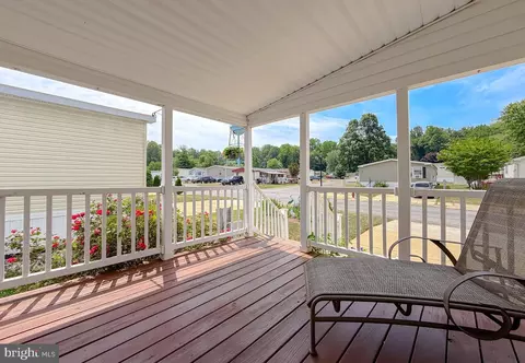 309 Berts Dr, Lothian, MD 20711 photo 4