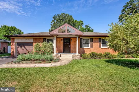7054 Charleston Ave, North Beach, MD 20714