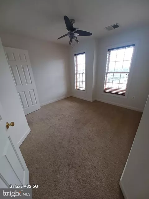 Bedroom - 7232 Fair Oak Dr, Hanover, MD 21076 photo 4 of 6