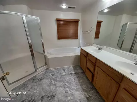 Bath - 7232 Fair Oak Dr, Hanover, MD 21076 photo 2 of 4