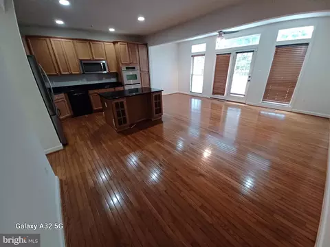 Living - 7232 Fair Oak Dr, Hanover, MD 21076 photo 3 of 4