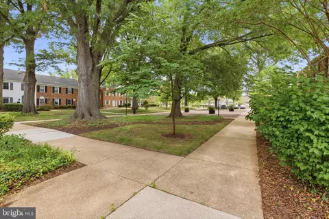 8 Georgetown Ct #1-8, Annapolis, MD 21403