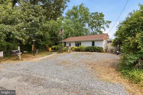 Exterior - 626 Laurel Dr, Pasadena, MD 21122 photo 1 of 5