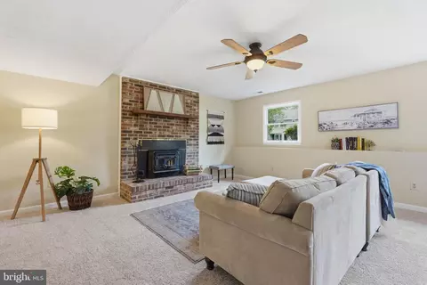 Living - 1007 Tasker Ln, Arnold, MD 21012 photo 3 of 3