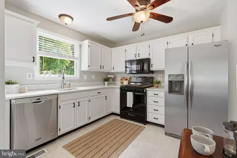 Kitchen - 1007 Tasker Ln, Arnold, MD 21012 photo 1 of 2