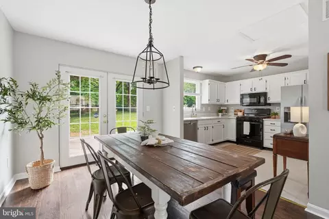 Dining - 1007 Tasker Ln, Arnold, MD 21012 photo 2 of 3