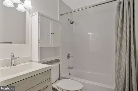 Bath - 454 Manor Rd, Arnold, MD 21012 photo 1 of 2