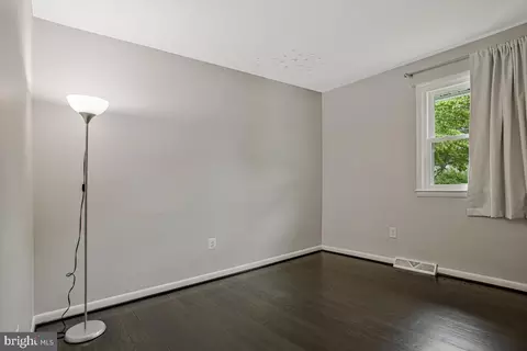 Bedroom - 454 Manor Rd, Arnold, MD 21012 photo 3 of 3