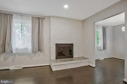 Living - 454 Manor Rd, Arnold, MD 21012 photo 3 of 3