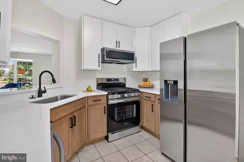 Kitchen - 207 Miles River Ct, Odenton, MD 21113 photo 1 of 2