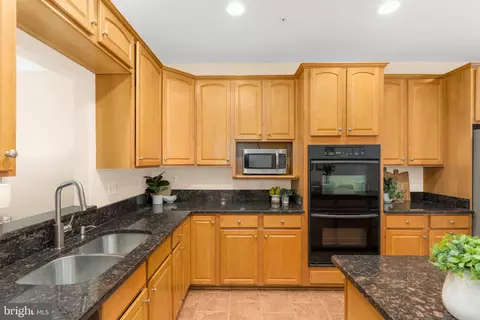 Kitchen - 2431 Killarney Ter, Odenton, MD 21113 photo 2 of 3
