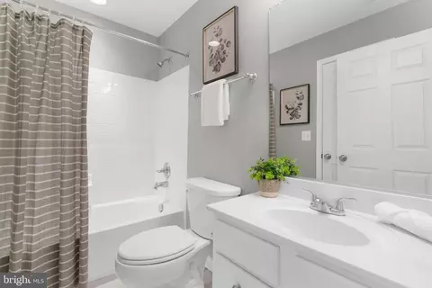 Bath - 2431 Killarney Ter, Odenton, MD 21113 photo 4 of 5