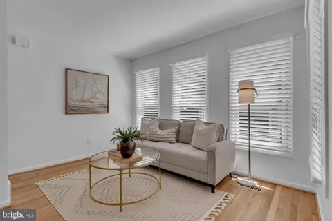 Living - 12 Union St, Annapolis, MD 21401 photo 1 of 2