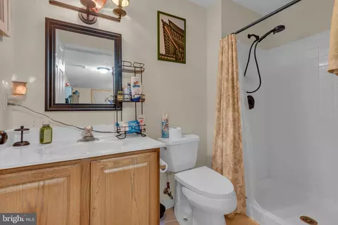 Bath - 1720 Jasper Ln, Crofton, MD 21114 photo 3 of 3