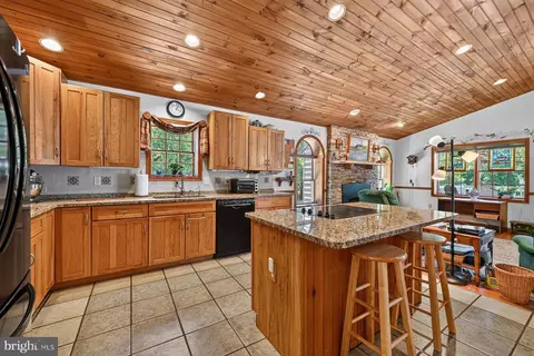 Kitchen - 1876 Potomac Rd, Pasadena, MD 21122 photo 1 of 3
