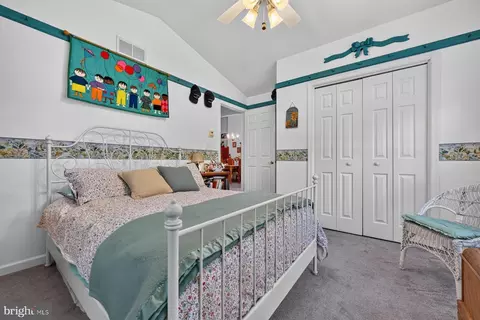 Bedroom - 1876 Potomac Rd, Pasadena, MD 21122 photo 4 of 5