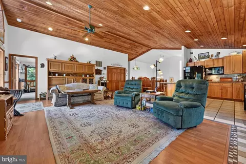 Living - 1876 Potomac Rd, Pasadena, MD 21122 photo 1 of 2