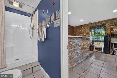 Bath - 1876 Potomac Rd, Pasadena, MD 21122 photo 5 of 5