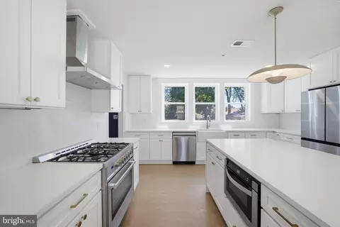 Kitchen - 914 Van Buren St, Annapolis, MD 21403 photo 2 of 3