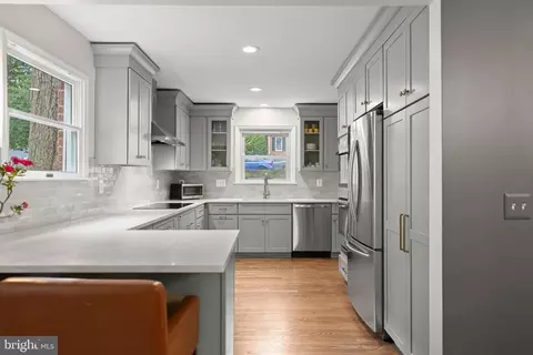 Kitchen - 844 Harbor View Ter, Annapolis, MD 21409 photo 4 of 4
