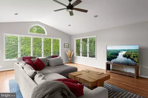 Living - 844 Harbor View Ter, Annapolis, MD 21409 photo 3 of 3