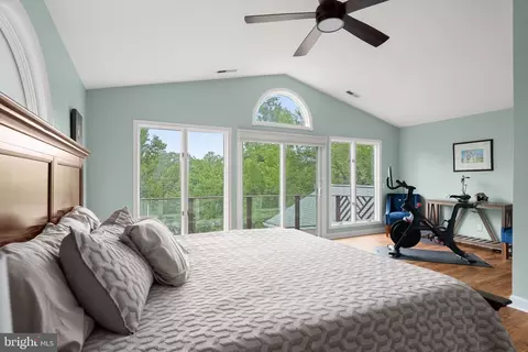 Bedroom - 844 Harbor View Ter, Annapolis, MD 21409 photo 2 of 4