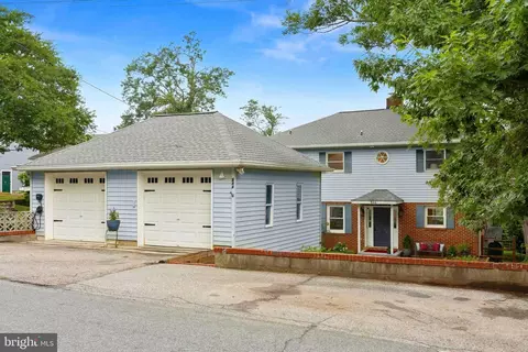 Exterior - 844 Harbor View Ter, Annapolis, MD 21409 photo 2 of 11