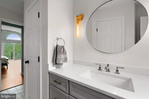 Bath - 844 Harbor View Ter, Annapolis, MD 21409 photo 2 of 4