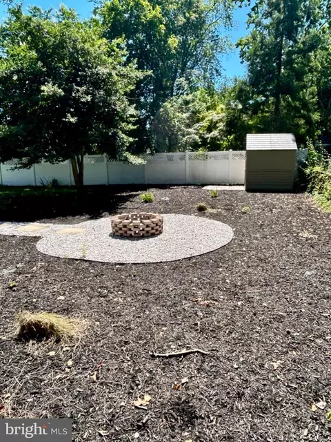 Exterior - 117 Pinecrest Dr, Annapolis, MD 21403 photo 2 of 5