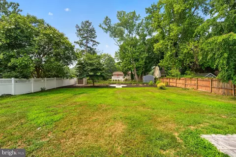 Exterior - 117 Pinecrest Dr, Annapolis, MD 21403 photo 3 of 5