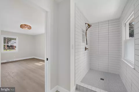 Entry Way - 117 Pinecrest Dr, Annapolis, MD 21403 photo 2 of 2