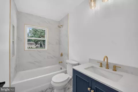 Bath - 117 Pinecrest Dr, Annapolis, MD 21403 photo 1 of 2