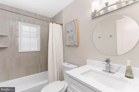 Bath - 176 Cardamon Dr, Edgewater, MD 21037 photo 2 of 4