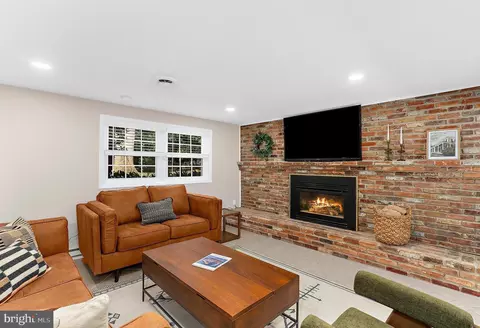 Living - 176 Cardamon Dr, Edgewater, MD 21037 photo 2 of 2