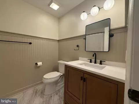 Bath - 736 Hillmeade Rd, Edgewater, MD 21037 photo 4 of 5