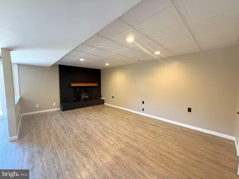 Living - 736 Hillmeade Rd, Edgewater, MD 21037 photo 3 of 3