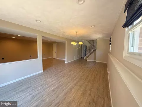 Living - 736 Hillmeade Rd, Edgewater, MD 21037 photo 2 of 3