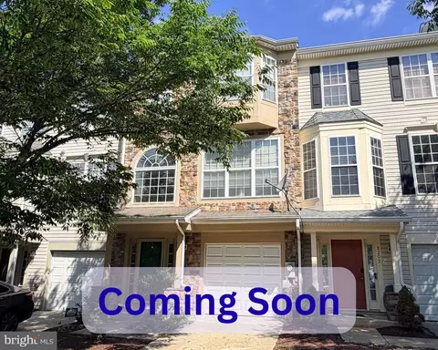 8204 Brooktree St, Laurel, MD 20724