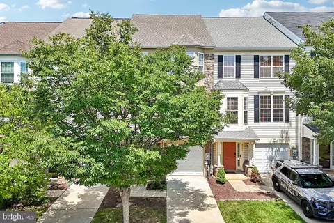 Exterior - 8204 Brooktree St, Laurel, MD 20724 photo 9 of 20