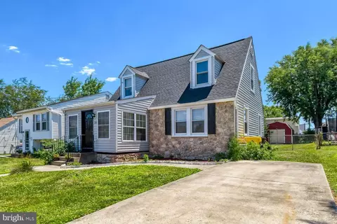 211 Lake Rd, Pasadena, MD 21122