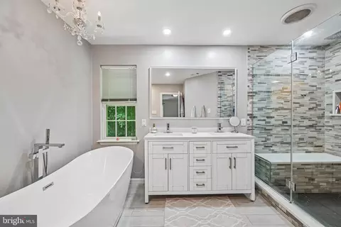 Bath - 2996 Winding River Pl, Laurel, MD 20724 photo 1 of 5