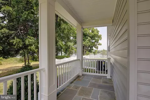 Exterior - 3956 Honeysuckle Dr, Edgewater, MD 21037 photo 7 of 8
