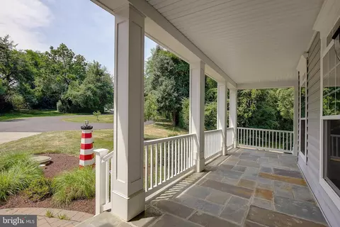 Exterior - 3956 Honeysuckle Dr, Edgewater, MD 21037 photo 2 of 8