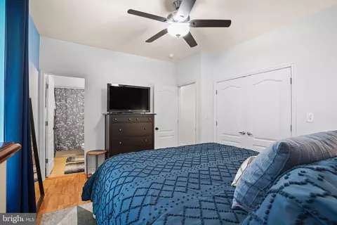 Bedroom - 7782 Shore Rd W, Pasadena, MD 21122 photo 4 of 7