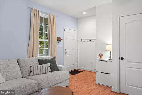 Entry Way - 7782 Shore Rd W, Pasadena, MD 21122 photo 5 of 5