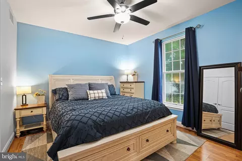 Bedroom - 7782 Shore Rd W, Pasadena, MD 21122 photo 6 of 7
