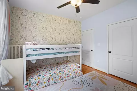Bedroom - 7782 Shore Rd W, Pasadena, MD 21122 photo 3 of 7