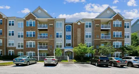 1011 Samantha Ln #302, Odenton, MD 21113
