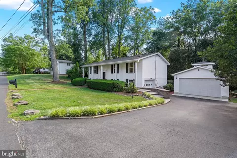 Exterior - 1908 Dulaney Pl, Annapolis, MD 21409 photo 2 of 13